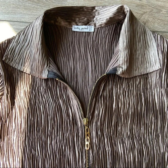 Jolie Mine  Paris Pleat Pisse’ Crinkle Satin Jacket - Picture 8 of 16